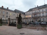 Location bureau, local 